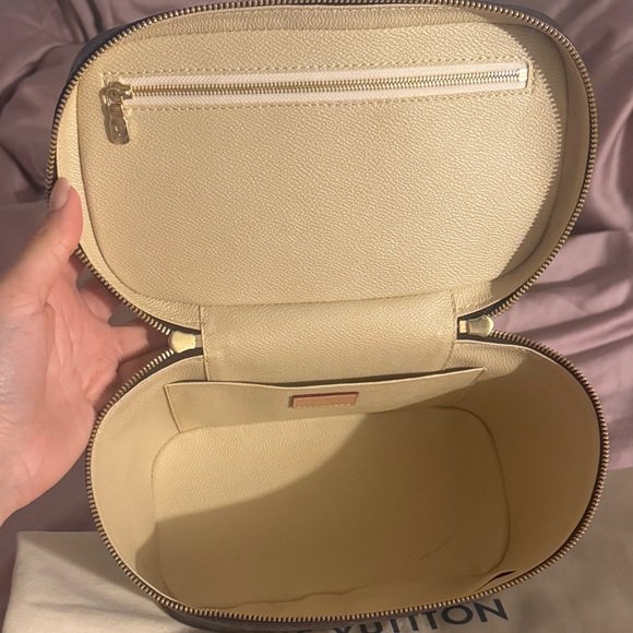 Vanity Case - Picture 8 of 13